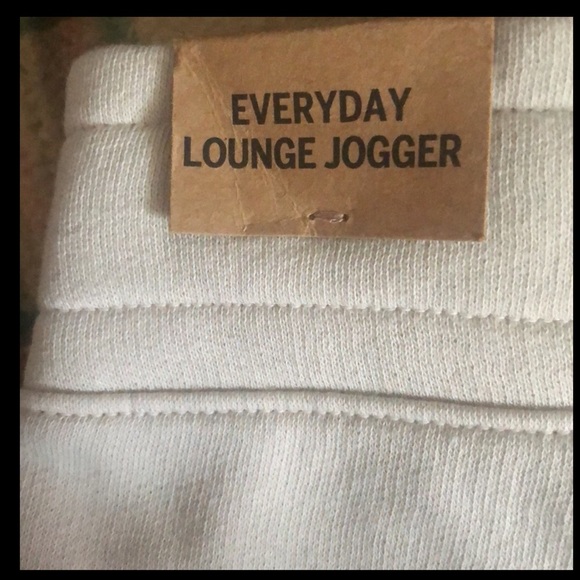 NWT PINK Victoria’s Secret joggers. Vanilla Bean color with bling. Medium - Picture 7 of 10